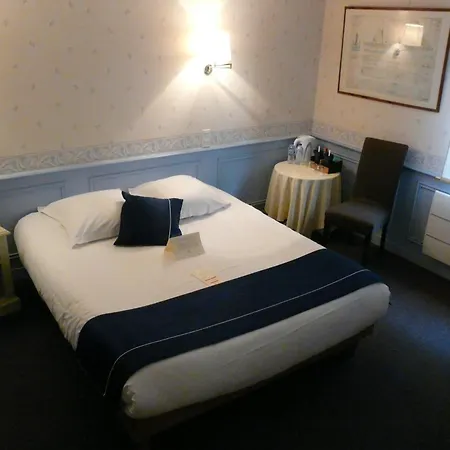 Le Querrien Отель 3*