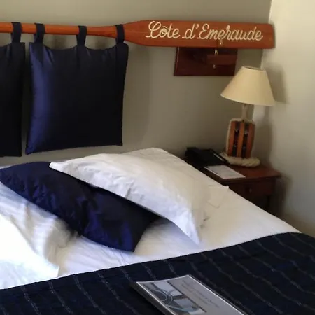 Le Querrien Отель 3*